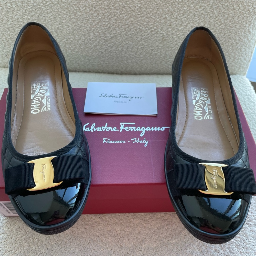Ferragamo Ruffina flats